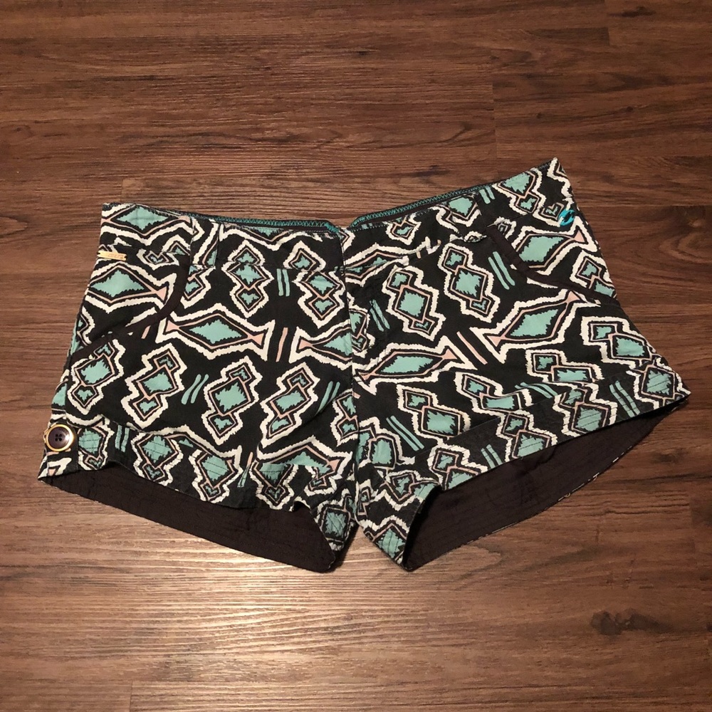 Billabong Geometric Print Shorts Size 11 Juniors Flat Front Looped Waist Pockets